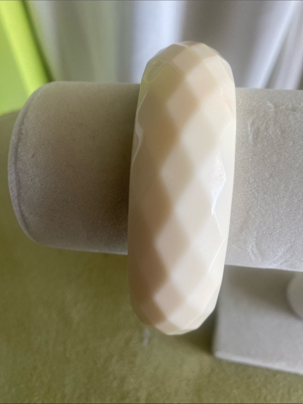 Vintage Cream Faceted Plastic Bangle Bracelet
